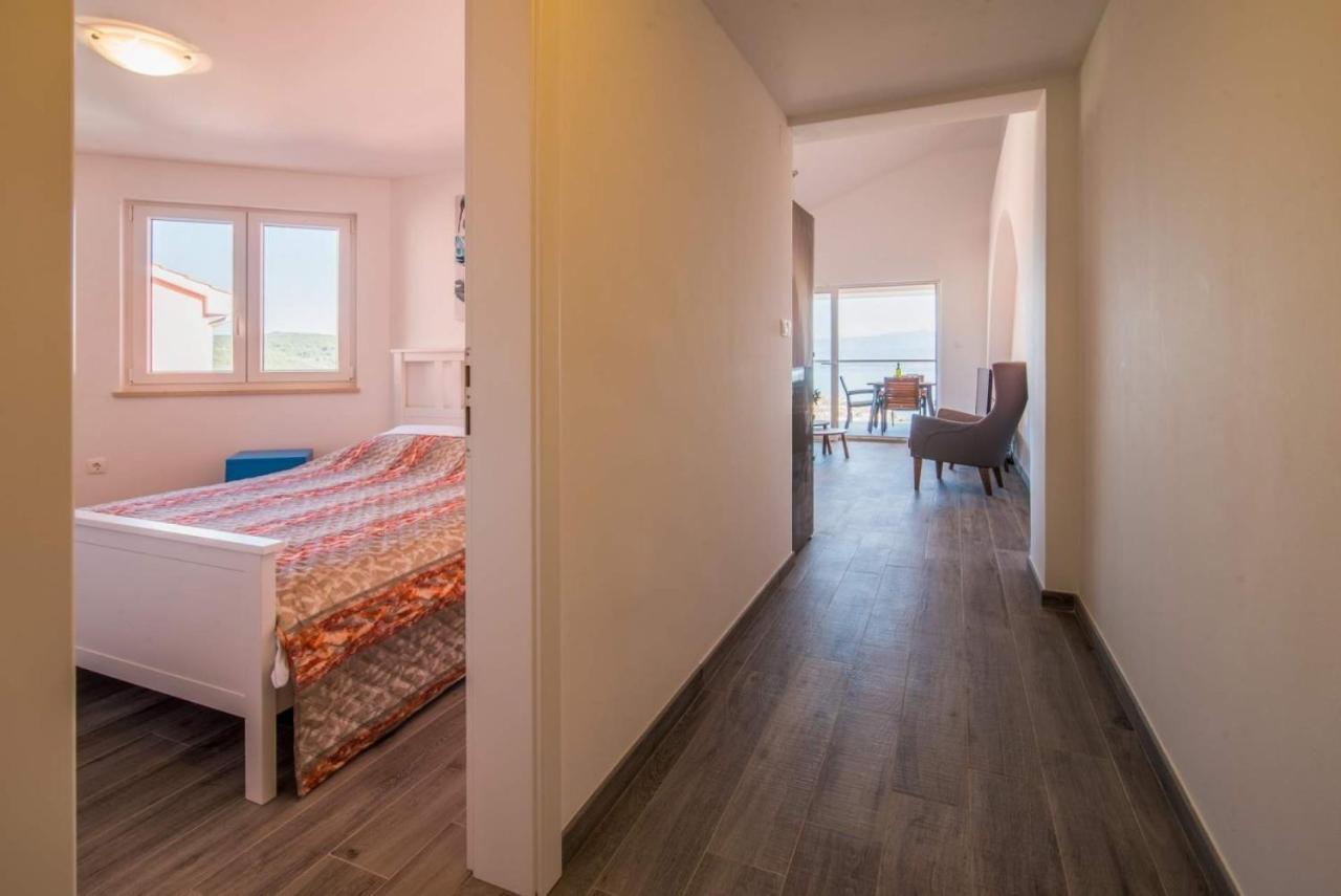 Apartman Zoe Vrbnik Zewnętrze zdjęcie