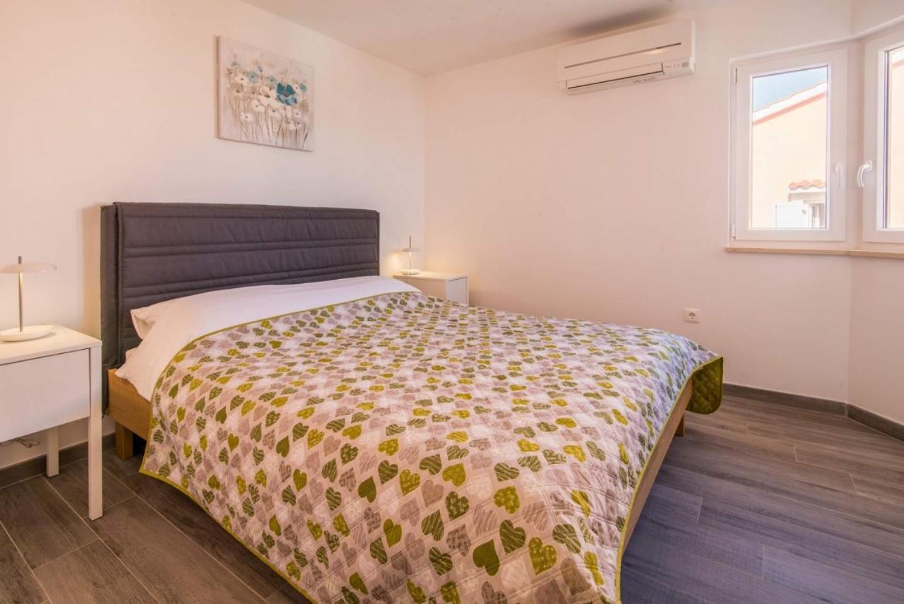 Apartman Zoe Vrbnik Zewnętrze zdjęcie